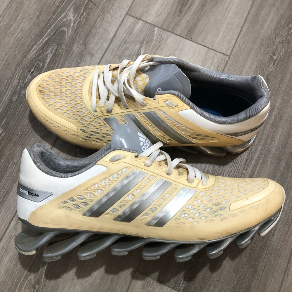 Adidas spring blade